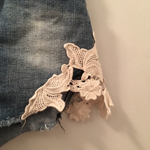 High waisted jean shorts - Picture 3 of 3